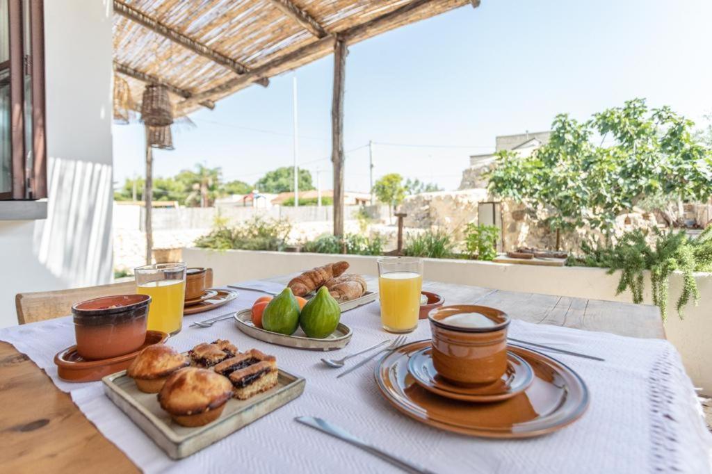 Trullo Santovia Bed & Breakfast Sant Isidoro  Exterior foto