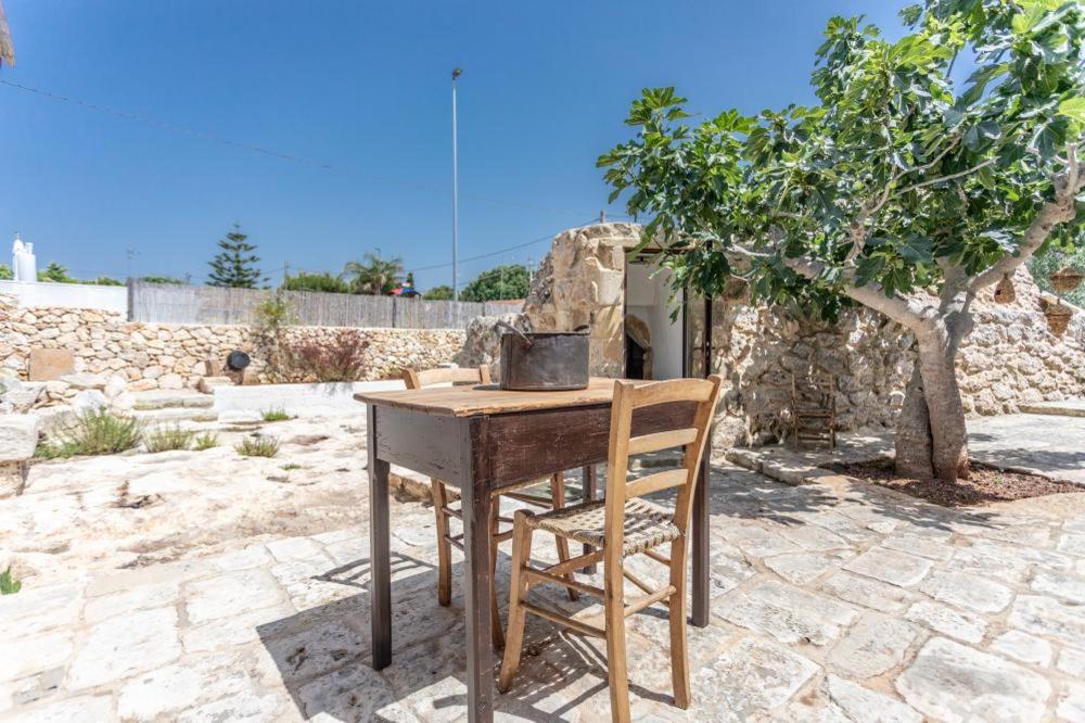 Trullo Santovia Bed & Breakfast Sant Isidoro  Exterior foto